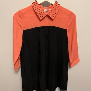 Bess medium dress. Light material NWOT. Beautiful details collar.